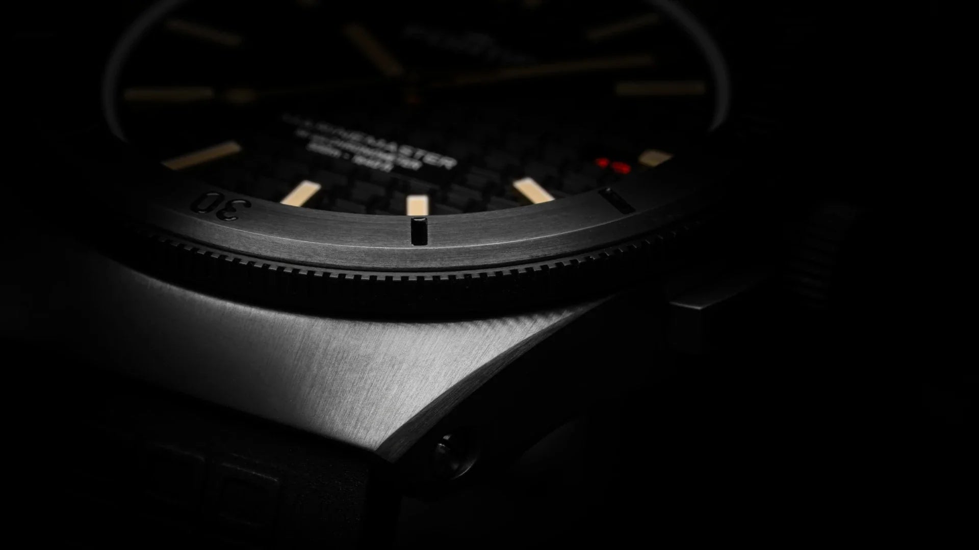 Fortis Introduces the First Marinemaster with DLC Coating